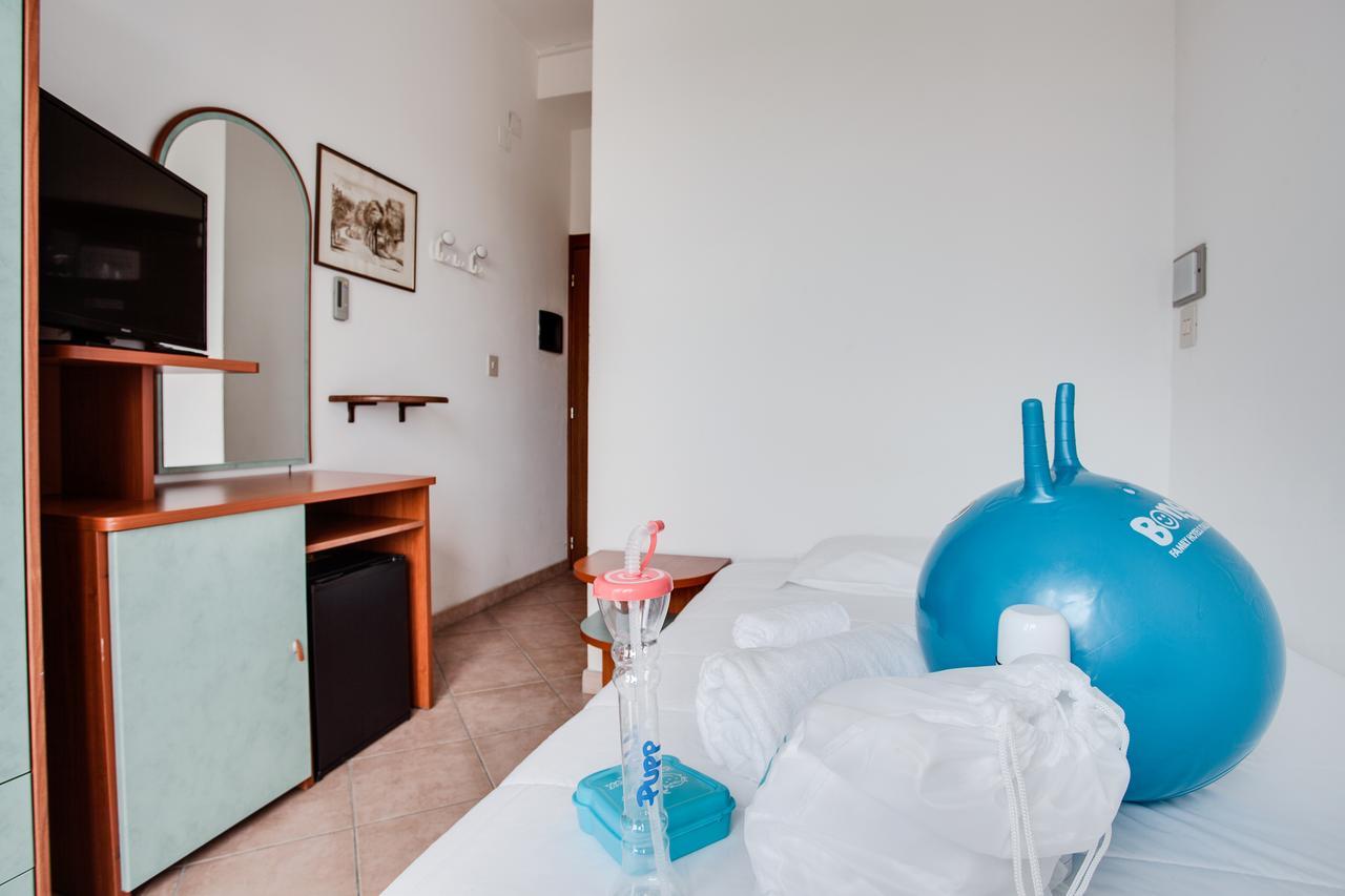 Hotel Adler Лідо-ді-Классе Екстер'єр фото
