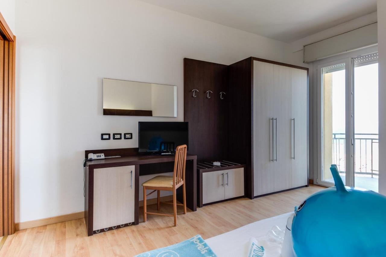 Hotel Adler Лідо-ді-Классе Екстер'єр фото