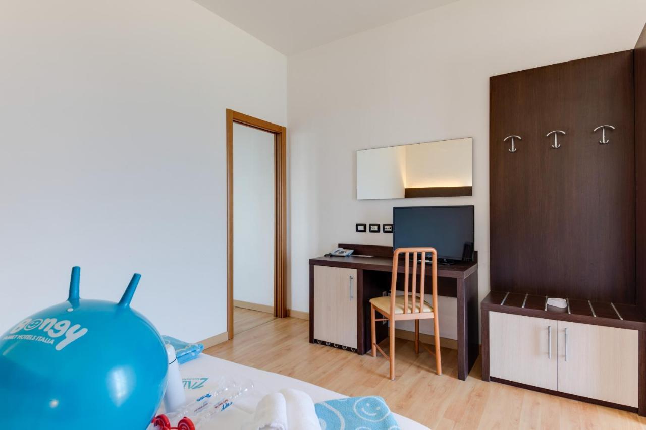 Hotel Adler Лідо-ді-Классе Екстер'єр фото