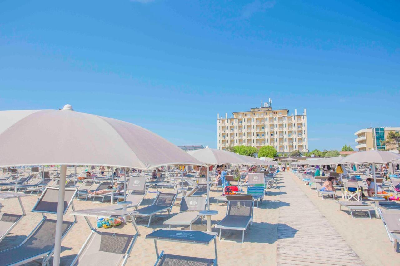 Hotel Adler Лідо-ді-Классе Екстер'єр фото