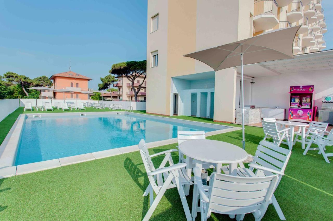Hotel Adler Лідо-ді-Классе Екстер'єр фото